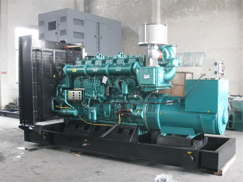 昆明200KW 柴油发电机的油耗是多少?