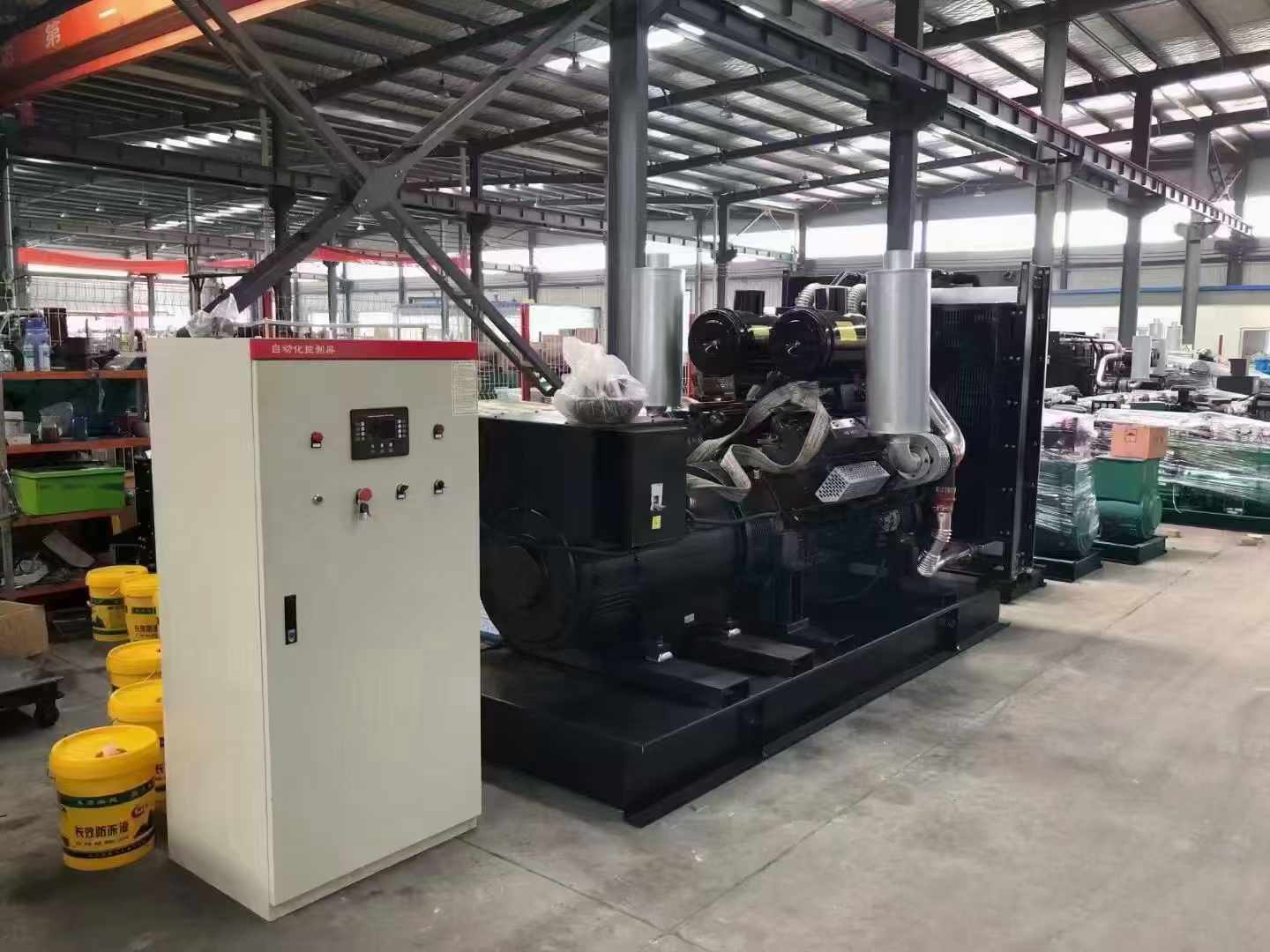昆明柴油发电机运行时的噪音和振动水平如何?